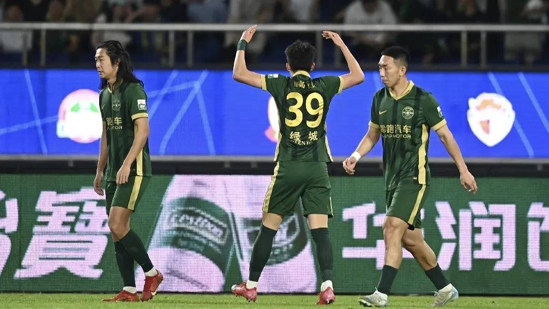 包含国际友谊赛:北京国安队斗志昂扬的词条 包含国际友谊赛:北京国安队斗志昂扬的词条